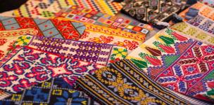 منصة بيع منتجات نسائية يدوية (إكسسوارات، تطريز، شموع)